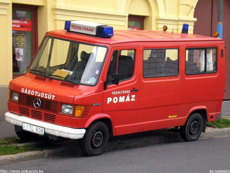 Mercedes-Benz 207D, Pomázi Önkéntes Tûzoltóság, fotó: soptelaci
Keywords: tûzoltóautó tûzoltó ÖT tûzoltóság magyar Magyarország ITL-606 fire firetruck Hungary hungarian