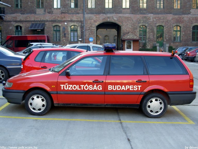 Volkswagen Passat, Fõvárosi Tûzoltóparancsnokság, fotó: dénes
Keywords: tûzoltóautó HÖT magyar Magyarország tûzoltó tûzoltóság KWY-050 fire firetruck Hungary hungarian