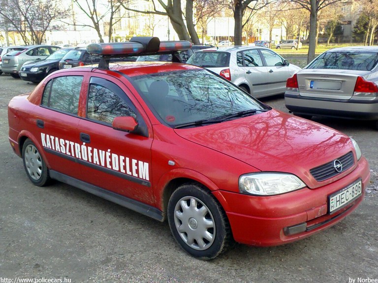 Opel Astra G, fotó: Norbee
Keywords: tûzoltóautó katasztrófavédelem magyar Magyarország HEC-896