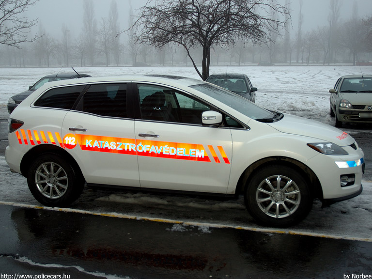 Mazda CX-7, Országos Katasztrófavédelmi Fõigazgatóság, fotó: Norbee
Keywords: tûzoltóautó katasztrófavédelem magyar Magyarország KYJ-503