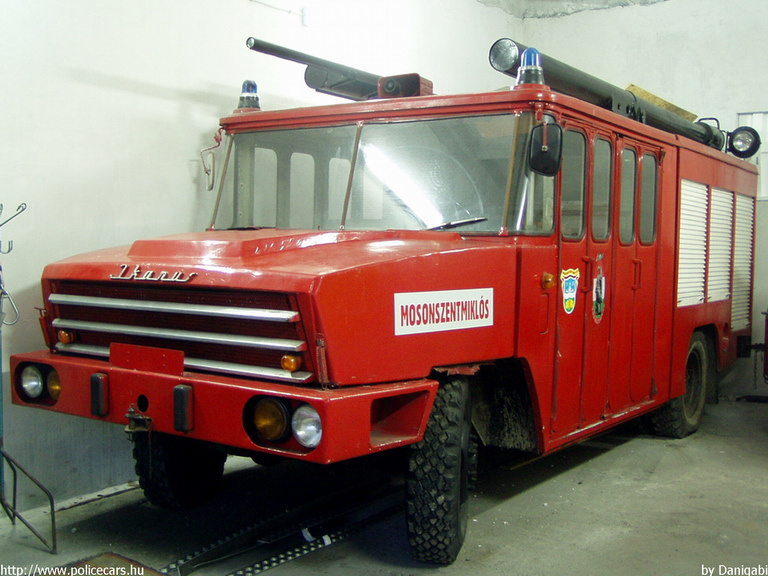 Ikarus 526, Mosonszentmiklósi Önkéntes Tûzoltó Egyesület, fotó: Danigabi
Keywords: tûzoltóság tûzoltóautó ÖTE hungarian Hungary fire firetruck magyar Magyarország tûzoltó tûzoltóság