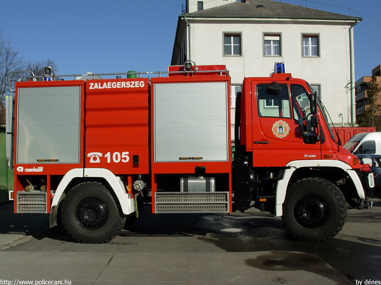 Mercedes Unimog, Zalaegerszegi Hivatásos Önkormányzati Tûzoltóság, fotó: dénes
Keywords: tûzoltóautó tûzoltó HÖT magyar Magyarország tûzoltóság KJR-847 fire firetruck Hungary hungarian