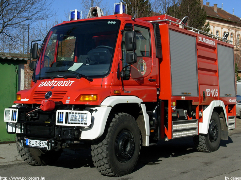 Mercedes Unimog, Zalaegerszegi Hivatásos Önkormányzati Tûzoltóság, fotó: dénes
Keywords: tûzoltóautó tûzoltó HÖT magyar Magyarország tûzoltóság KJR-847 fire firetruck Hungary hungarian