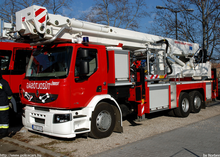 Renault Premium 410 Bronto Skylift F42 RLX, fotó: Norbee
Keywords: tûzoltóautó tûzoltó HÖT tûzoltóság magyar Magyarország LCF-374 fire firetruck Hungary hungarian