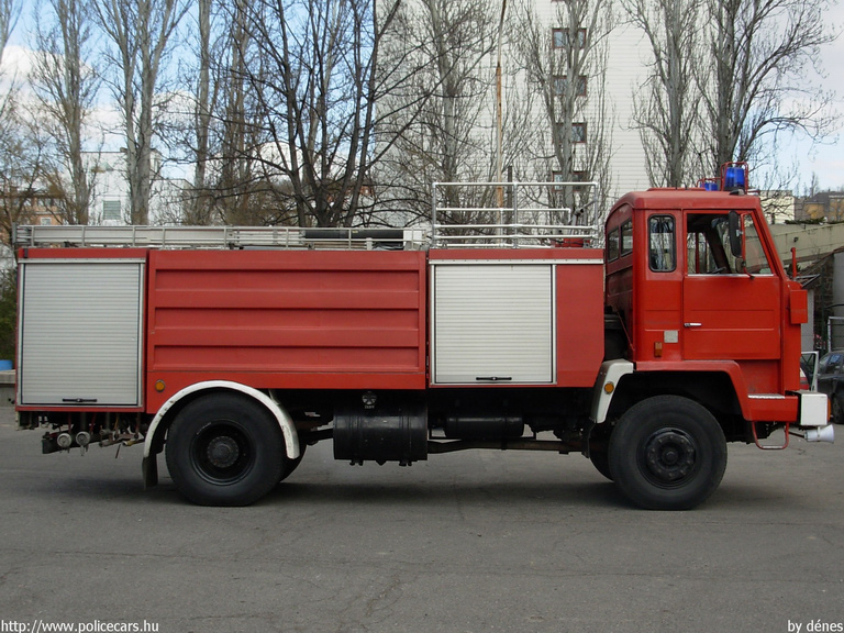 Csepel D-755 vízszállító, Budapest, Újbudai Tûzõrség, fotó: dénes
Keywords: tûzoltóautó tûzoltó HÖT tûzoltóság magyar Magyarország AYA-956 fire firetruck Hungary hungarian