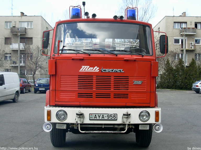 Csepel D-755 vízszállító, Budapest, Újbudai Tûzõrség, fotó: dénes
Keywords: tûzoltóautó tûzoltó HÖT tûzoltóság magyar Magyarország AYA-956 fire firetruck Hungary hungarian