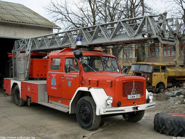Magirus 1500, Bicskei Önkéntes Tûzoltóság, fotó: dénes
Keywords: tûzoltóautó tûzoltó ÖT tûzoltóság magyar Magyarország GWW-069 fire firetruck Hungary hungarian