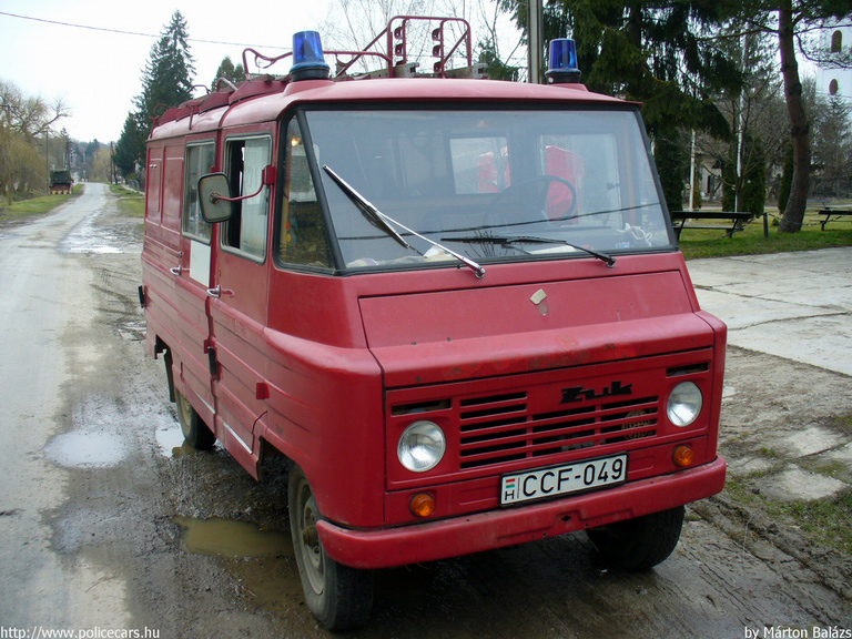 Zuk, Mocsoládi Önkéntes Tûzoltó Egyesület, fotó: Márton Balázs
Keywords: tûzoltóautó tûzoltóság tûzoltó ÖTE CCF-049 hungarian Hungary fire firetruck magyar Magyarország