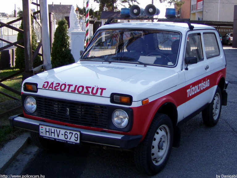 Lada Niva, Csornai Hivatásos Önkormányzati Tûzoltóság, fotó: Danigabi
Keywords: tûzoltóautó tûzoltó HÖT tûzoltóság magyar Magyarország HHV-679 fire firetruck Hungary hungarian