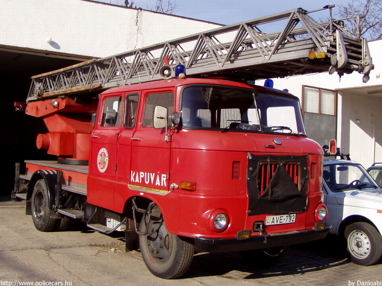 IFA, Kapuvári Hivatásos Önkormányzati Tûzoltóság, fotó: Danigabi
Keywords: tûzoltóautó tûzoltó HÖT tûzoltóság magyar Magyarország AVE-792 fire firetruck Hungary hungarian