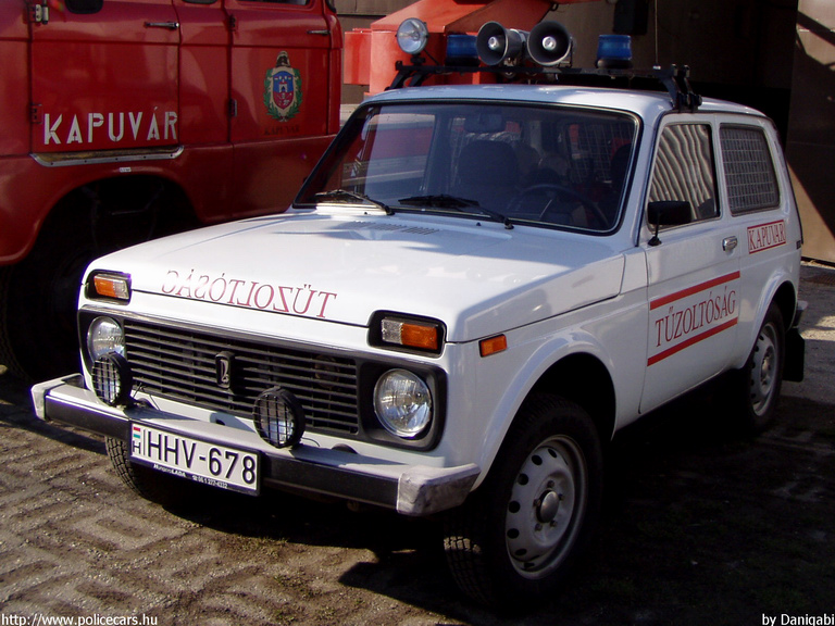 Lada Niva, Kapuvári Hivatásos Önkormányzati Tûzoltóság, fotó: Danigabi
Keywords: tûzoltóautó tûzoltó HÖT tûzoltóság magyar Magyarország GRY-225 fire firetruck Hungary hungarian