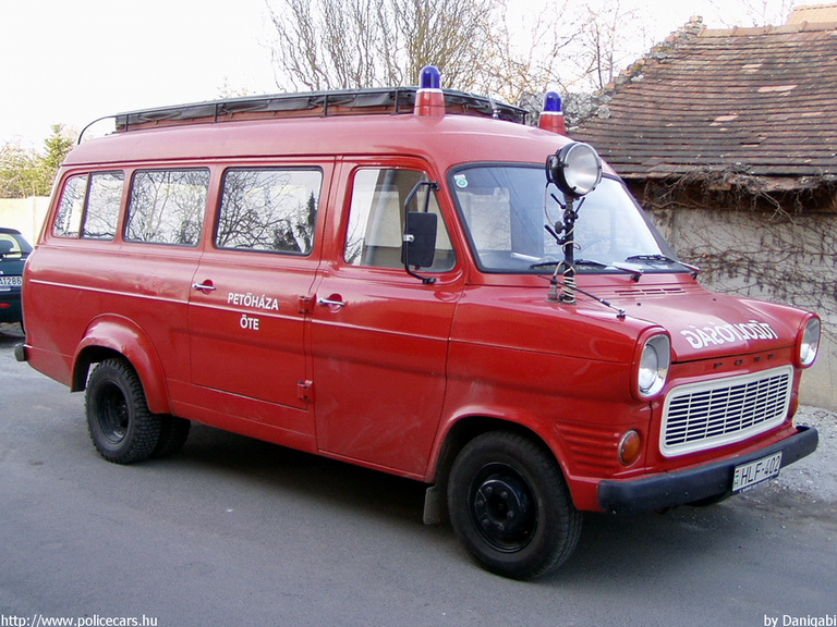 Ford Transit, Petõházi Önkéntes Tûzoltó Egyesület, fotó: Danigabi
Keywords: tûzoltóautó ÖTE tûzoltóság tûzoltó HLF-402 hungarian Hungary fire firetruck magyar Magyarország