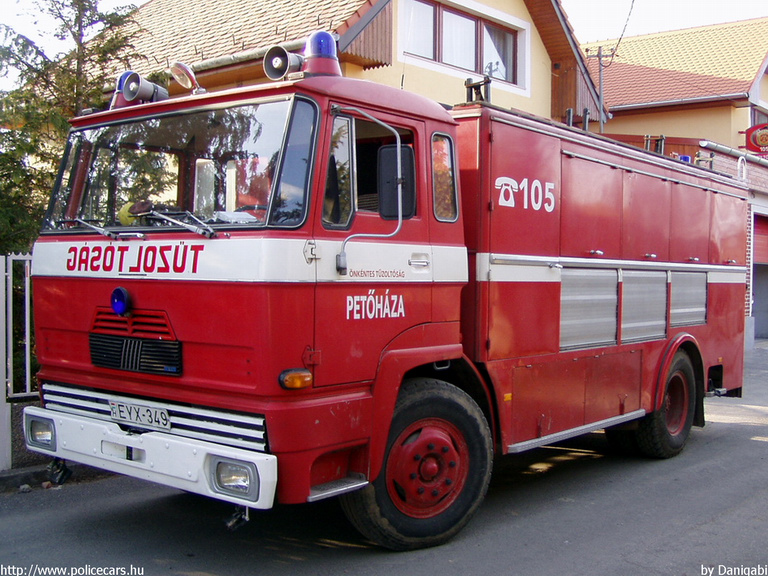DAF, Petõházi Önkéntes Tûzoltó Egyesület, fotó: Danigabi
Keywords: tûzoltóautó ÖTE tûzoltóság tûzoltó EYX-349 hungarian Hungary fire firetruck magyar Magyarország