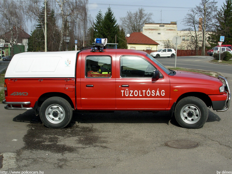 Mazda B2500, Gödöllõi Hivatásos Önkormányzati Tûzoltóság, fotó: dénes
Keywords: tûzoltóautó tûzoltó HÖT tûzoltóság magyar Magyarország IHF-097 fire firetruck Hungary hungarian