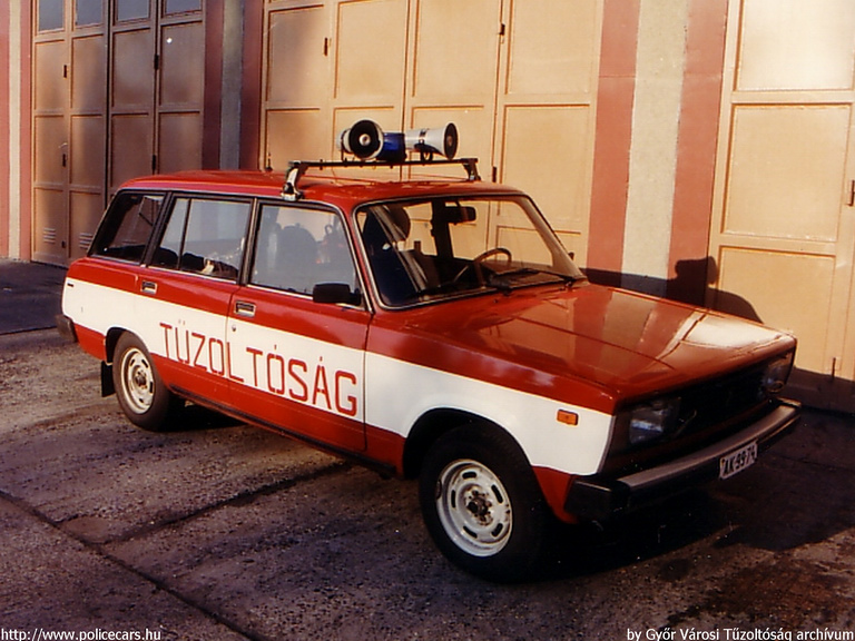 Lada VAZ 2104, Gyõri Hivatásos Önkormányzati Tûzoltóság, fotó: Gyõr Városi Tûzoltóság archívum
Keywords: tûzoltó tûzoltóautó HÖT magyar Magyarország AK99-74 fire firetruck Hungary hungarian