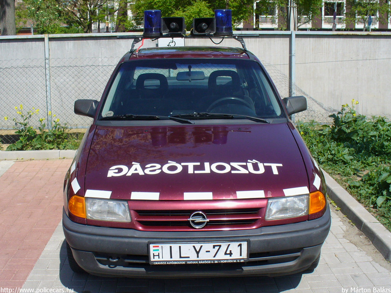 Opel Astra F, Jászárokszállási Önkéntes Tûzoltó Egyesület, fotó: Márton Balázs
Keywords: tûzoltóautó ÖTE tûzoltóság tûzoltó ILY-741 hungarian Hungary fire firetruck magyar Magyarország