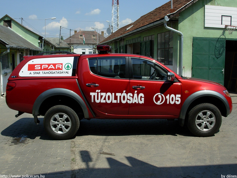 Mitsubishi L200, Monori Hivatásos Önkormányzati Tûzoltóság, fotó: dénes
Keywords: tûzoltóautó tûzoltó HÖT tûzoltóság magyar Magyarország KTG-131 fire firetruck Hungary hungarian