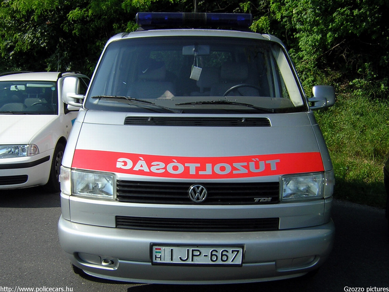 VW Transporter T4, Tapolcai Hivatásos Önkormányzati Tûzoltóság, fotó: Gzozzo pictures
Keywords: tûzoltóautó tûzoltó HÖT tûzoltóság magyar Magyarország IJP-667 fire firetruck Hungary hungarian