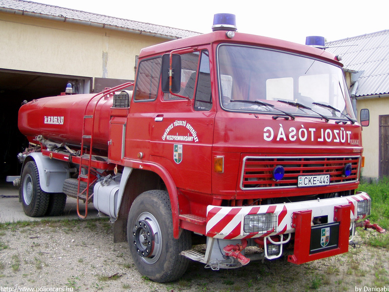 Liaz, Veszprémvarsányi Önkéntes Tûzoltó Egyesület, fotó: Danigabi
Keywords: tûzoltóautó ÖTE tûzoltóság tûzoltó CKE-443 hungarian Hungary fire firetruck magyar Magyarország