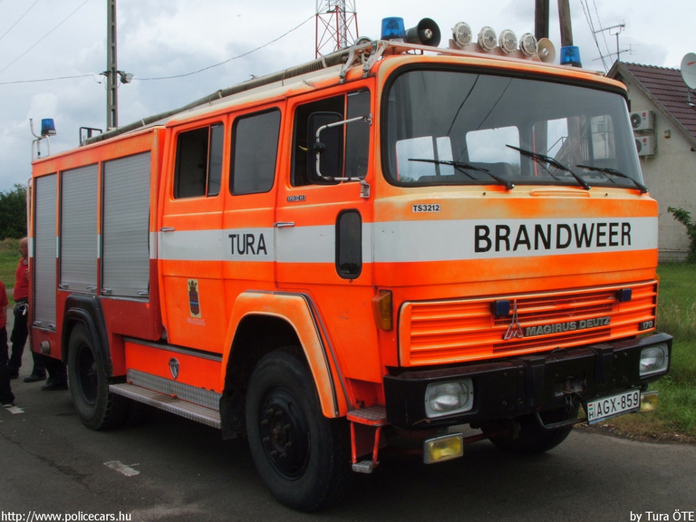 Magirus Deutz 170, Turai Önkéntes Tûzoltó Egyesület, fotó: Tura ÖTE
Keywords: tûzoltóautó ÖTE tûzoltóság tûzoltó AGX-859 hungarian Hungary fire firetruck magyar Magyarország