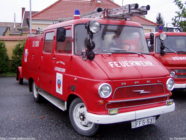 Opel Blitz, Darnózseli Önkéntes Tûzoltó Egyesület, fotó: Danigabi
Keywords: tûzoltóautó ÖTE tûzoltóság tûzoltó FFS-537 hungarian Hungary fire firetruck magyar Magyarország