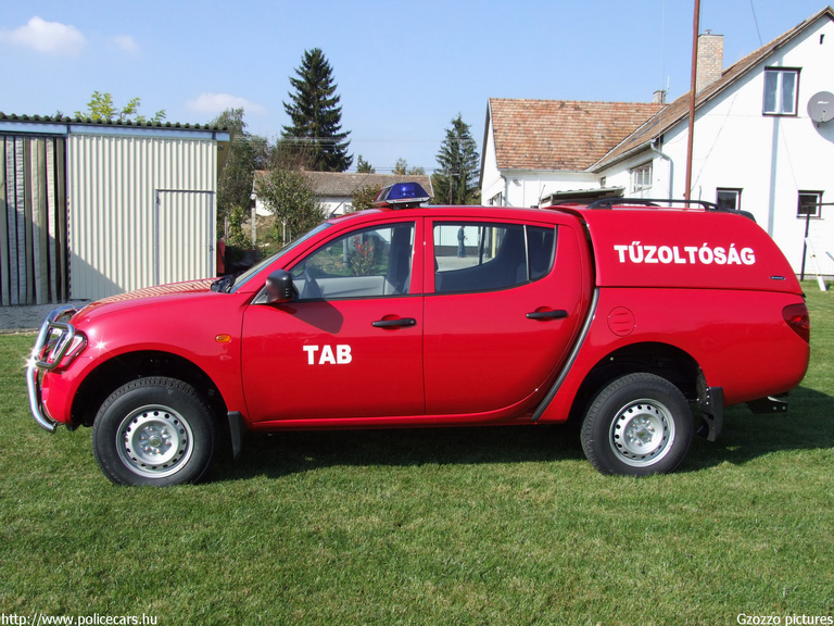 Mitsubishi L200, Tabi Önkéntes Tûzoltóság, fotó: Gzozzo pictures
Keywords: tûzoltóautó tûzoltó ÖT tûzoltóság magyar Magyarország LHP-846 fire firetruck Hungary hungarian