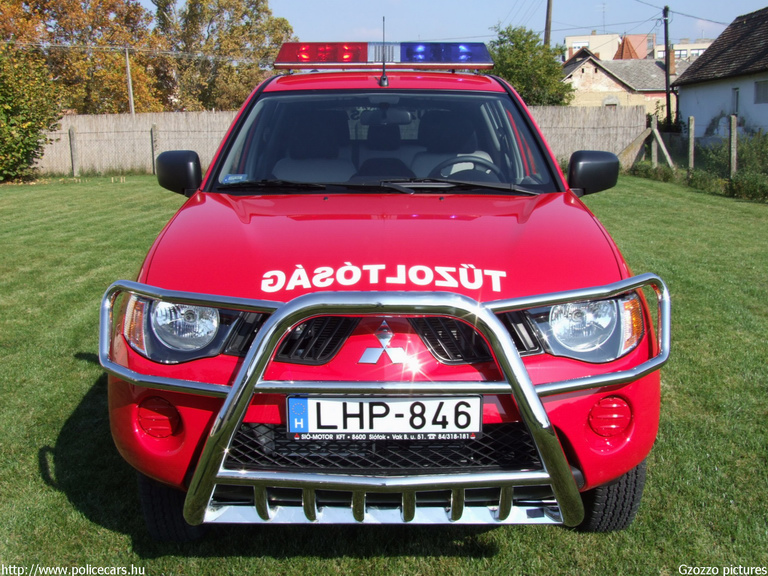 Mitsubishi L200, Tabi Önkéntes Tûzoltóság, fotó: Gzozzo pictures
Keywords: tûzoltóautó tûzoltó ÖT tûzoltóság magyar Magyarország LHP-846 fire firetruck Hungary hungarian