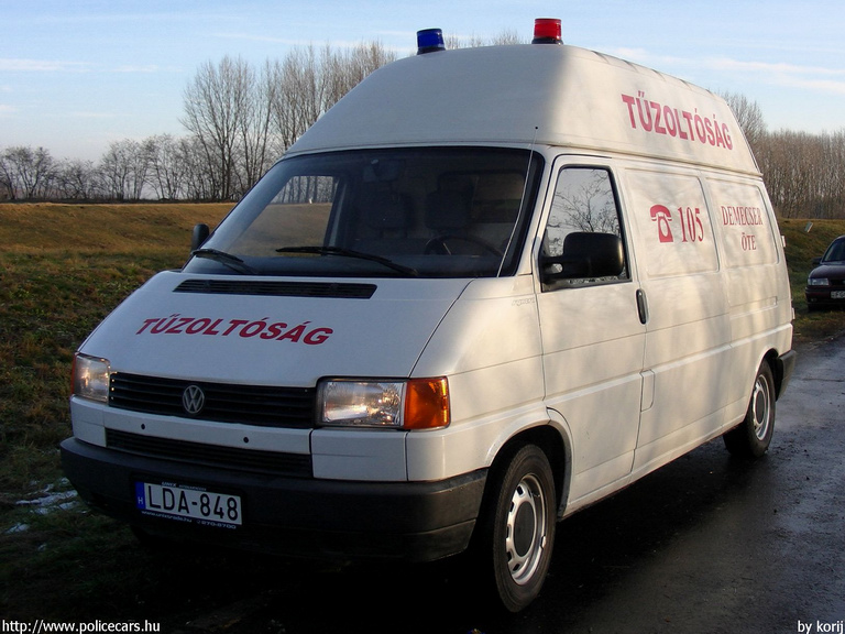 VW Transporter T4, Demecseri Önkéntes Tûzoltó Egyesület, fotó: korij
Keywords: tûzoltó tûzoltóság tûzoltóautó ÖTE magyar Magyarország LDA-848 hungarian Hungary fire firetruck