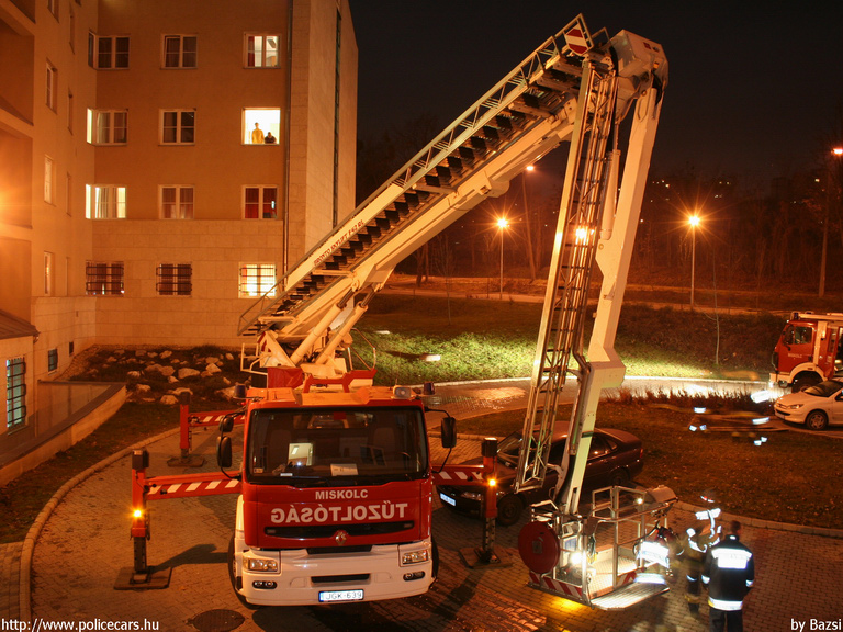 Renault Premium 420.269 6x2 Bronto Skylift F42 RL, Miskolci Hivatásos Önkormányzati Tûzoltóság, fotó: Bazsi
Keywords: tûzoltóautó tûzoltó HÖT tûzoltóság magyar Magyarország JGK-639 fire firetruck Hungary hungarian