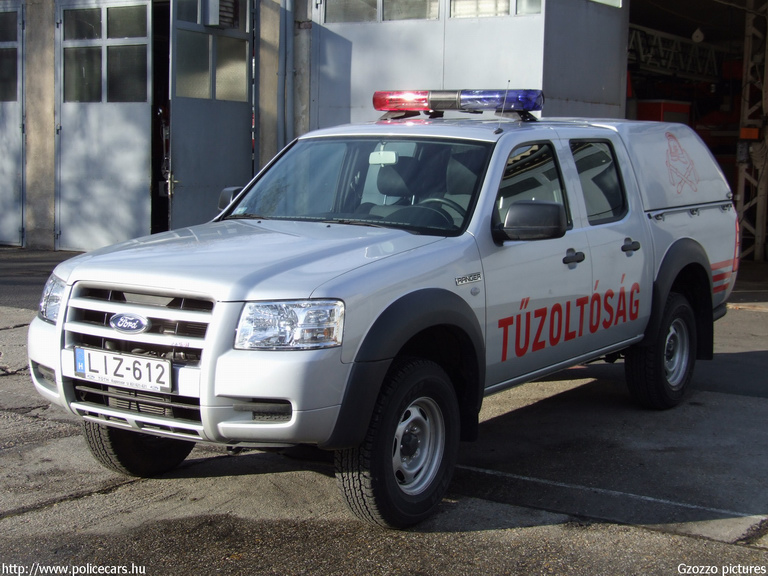 Ford Ranger, Kaposvári Hivatásos Önkormányzati Tûzoltóság, fotó: Gzozzo pictures
Keywords: tûzoltóautó tûzoltó HÖT tûzoltóság magyar Magyarország LIZ-612 fire firetruck Hungary hungarian