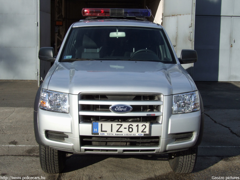 Ford Ranger, Kaposvári Hivatásos Önkormányzati Tûzoltóság, fotó: Gzozzo pictures
Keywords: tûzoltóautó tûzoltó HÖT tûzoltóság magyar Magyarország LIZ-612 fire firetruck Hungary hungarian