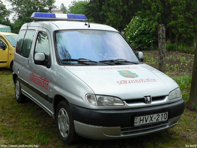 Peugeot Partner, Tiszavasvári Önkéntes Tûzoltóság, fotó: korij
Keywords: tûzoltóautó tûzoltó ÖT tûzoltóság magyar Magyarország HVX-210 fire firetruck Hungary hungarian