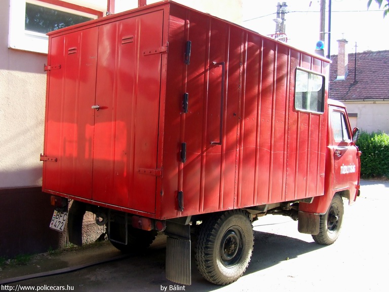 UAZ, Pomázi Önkéntes Tûzoltóság, fotó: Bálint
Keywords: tûzoltóautó tûzoltó ÖT tûzoltóság magyar Magyarország BFC-472 fire firetruck Hungary hungarian