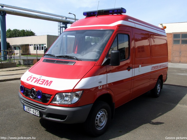 Mercedes Sprinter, [url=http://www.atomix.hu/atu/bemutat.htm]Atomix Kft. Paksi Atomerõmû Tûzoltóság[/url], fotó: Gzozzo pictures
Keywords: tûzoltóautó tûzoltó létesítményi tûzoltóság mentő mentőautó