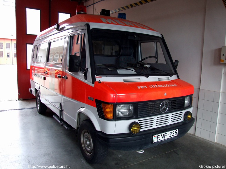 Mercedes 310, [url=http://www.fer.hu/]FER Tûzoltóság[/url], Százhalombatta, fotó: Gzozzo pictures
Keywords: tûzoltóautó tûzoltó létesítményi tûzoltóság mentő mentőautó ENF-236
