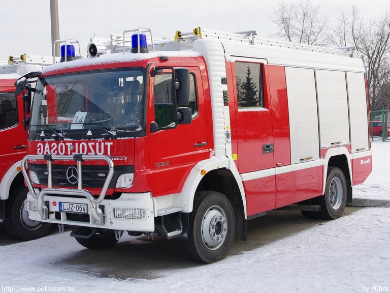 Mercedes-Benz Atego 1529, fotó: PChris
Keywords: tûzoltóautó tûzoltó HÖT tûzoltóság magyar Magyarország LJZ-064 fire firetruck Hungary hungarian