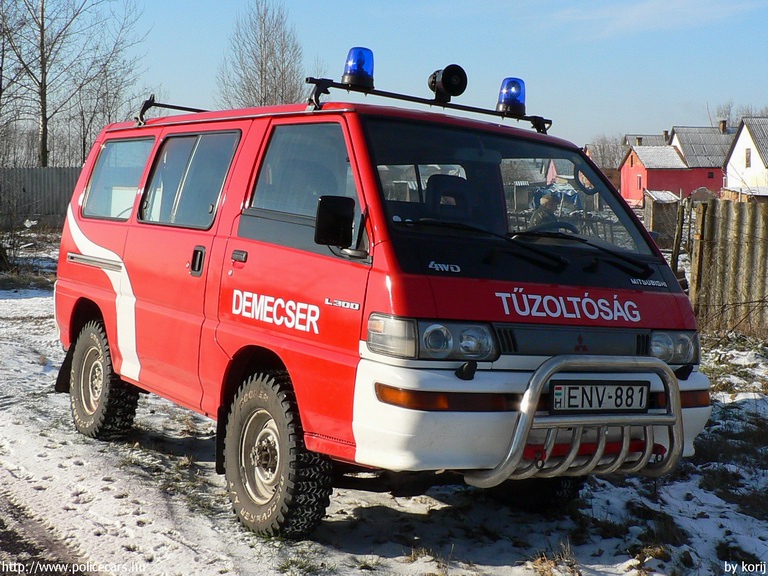 Mitsubishi L300, Demecseri Önkéntes Tûzoltó Egyesület, fotó: korij 
Keywords: tûzoltó tûzoltóautó tûzoltóság Magyarország magyar ÖTE ENV-881 hungarian Hungary fire firetruck