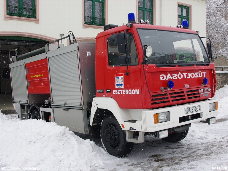Steyr 13S23, Esztergomi Hivatásos Önkormányzati Tûzoltóság, fotó: PChris
Keywords: tûzoltó tûzoltóautó tûzoltóság Magyarország magyar HÖT DUE-094 fire firetruck Hungary hungarian