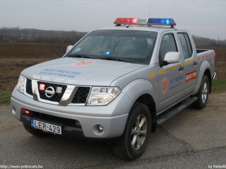Nissan Navara, Pest Megyei Speciális Mentõk, fotó: RiebelB
Keywords: speciális mentők tûzoltóautó