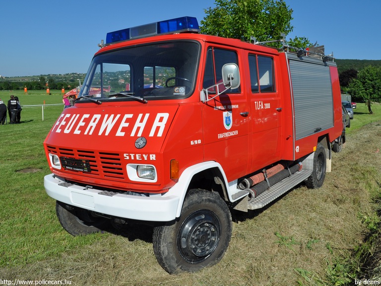 STEYR 690, Velemi Önkéntes Tûzoltó Egyesület, fotó: dénes
Keywords: tûzoltóautó tûzoltó ÖTE tûzoltóság magyar Magyarország LSH-075 hungarian Hungary fire firetruck