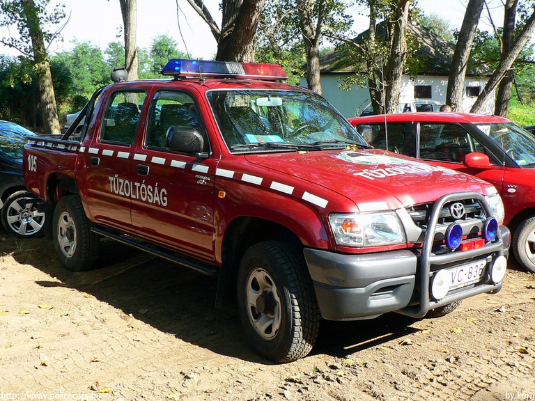 Toyota Hilux, Hivatásos Önkormányzati Tûzoltóság Mezõkövesd, fotó: korij
Keywords: tûzoltóautó tûzoltó HÖT tûzoltóság magyar Magyarország JVC-836 fire firetruck Hungary hungarian