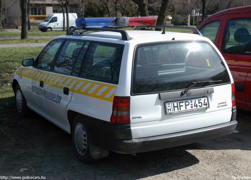 Opel Astra F, Tolna Megyei Katasztrófavédelmi Igazgatóság, fotó: Norbee
Keywords: tûzoltó tûzoltóautó tûzoltóság Magyarország magyar katasztrófavédelem HFP-454