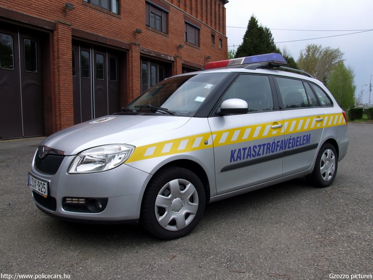 Skoda Fabia II, Tolna Megyei Katasztrófavédelmi Igazgatóság, fotó: Gzozzo pictures
Keywords: tûzoltó tûzoltóautó tûzoltóság Magyarország magyar katasztrófavédelem LOX-825