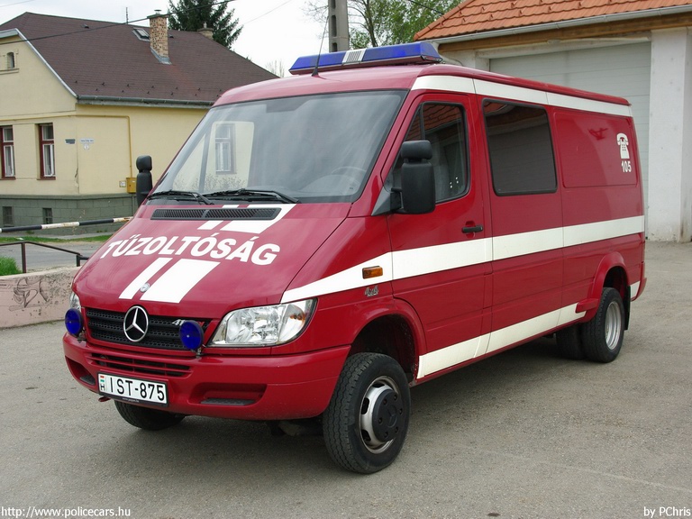Mercedes-Benz Sprinter 411 CDi 4x4, Budaörsi Önkéntes Tûzoltó Egyesület, fotó: PChris
Keywords: tûzoltó tûzoltóság tûzoltóautó ÖTE magyar Magyarország IST-875 hungarian Hungary fire firetruck