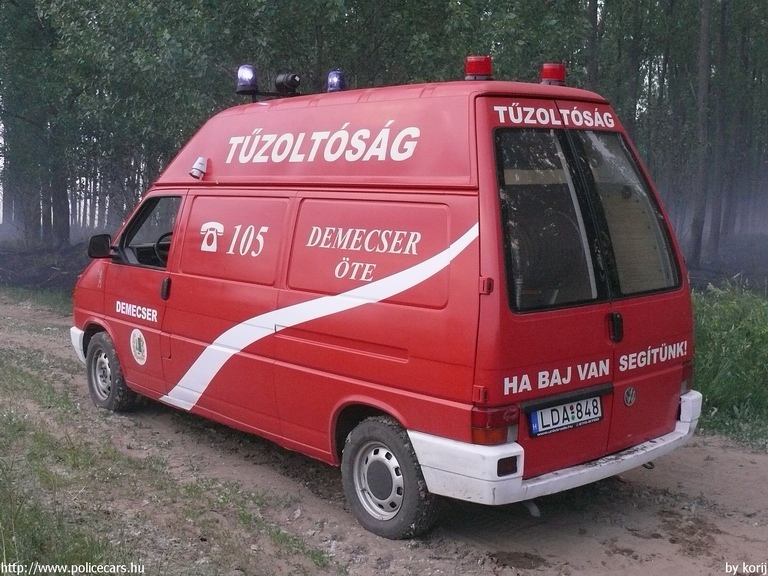 Volkswagen Transporter T4, Demecseri Önkéntes Tûzoltó Egyesület, fotó: korij
Keywords: tûzoltó tûzoltóság tûzoltóautó ÖTE magyar Magyarország LDA-848 hungarian Hungary fire firetruck