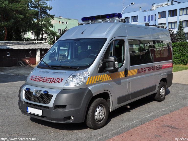 Peugeot Boxer, Vas Megyei Katasztrófavédelmi Igazgatóság, fotó: dénes
Keywords: tûzoltó tûzoltóság tûzoltóautó magyar Magyarország katasztrófavédelem