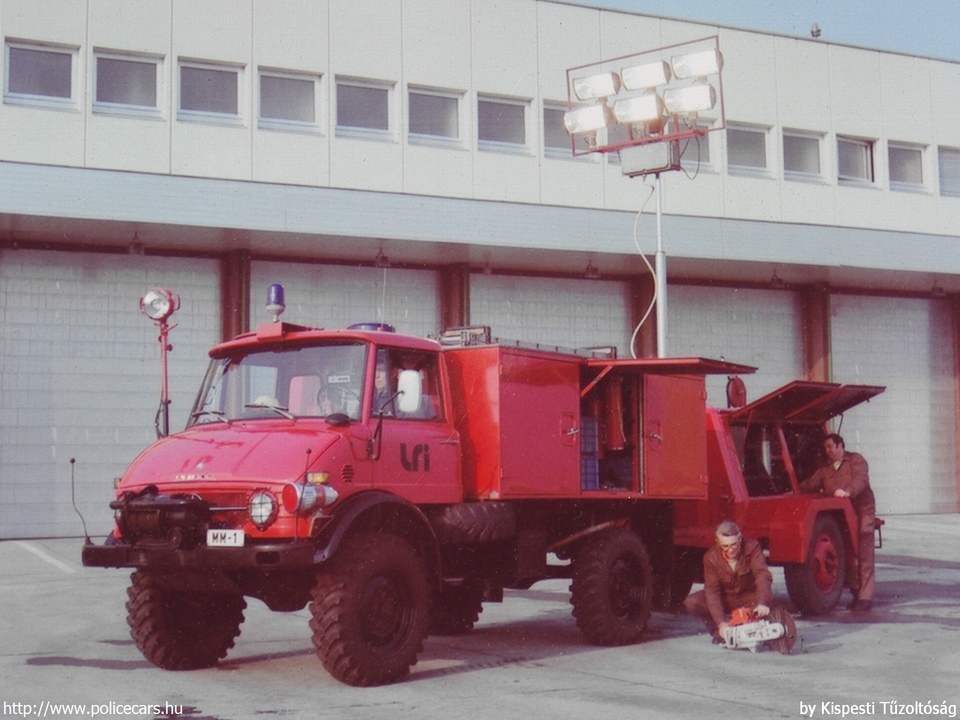Mercedes-Benz Unimog, Ferihegy Repülõtéri Tûzoltóság, fotó: Kispesti Tûzoltóság
Keywords: tûzoltó tûzoltóautó létesítményi tûzoltóság Magyarország magyar