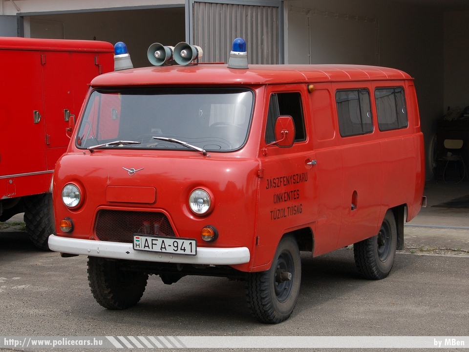UAZ 452, Jászfényszaru Önkéntes Tûzoltóság, fotó: MBen
Keywords: magyar Magyarország tûzoltó tûzoltóautó tûzoltóság ÖTE AFA-941 fire firetruck