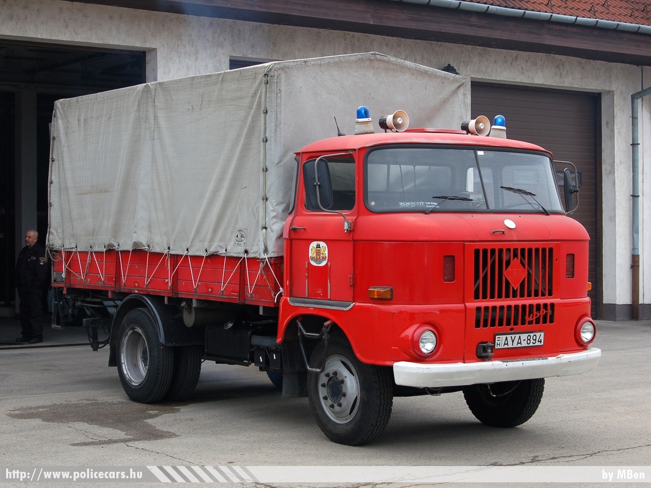 IFA W50, Budapest, Fõvárosi Tûzoltóparancsnokság, fotó: MBen
Keywords: HÖT tûzoltóautó magyar Magyarország tûzoltó tûzoltóság fire firetruck Hungary hungarian AYA-894