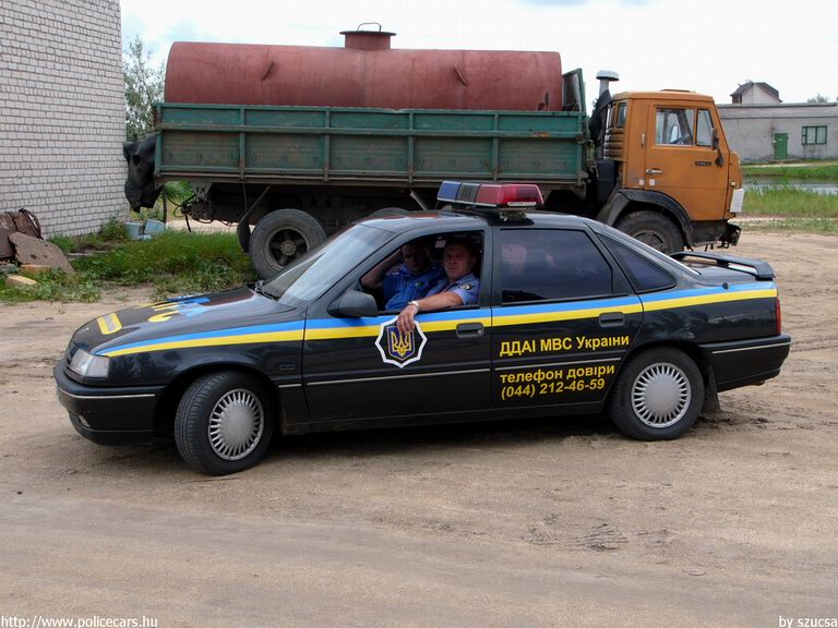 Opel Vectra, fotó: szucsa
Keywords: ukrán Ukrajna rendőr rendőrautó rendőrség police policecar Ukraine ukrainian